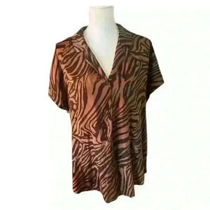 Joie Ladies Leopard Print blouse. XL shirt sleeve blouse v neck excellent cond